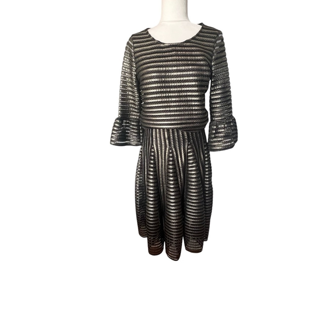 New York & Company Mix Media Two-Piece Skirt and Top Set Size 6/Small - Picture 16 of 16